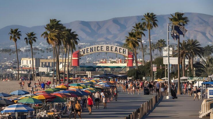 Los Angeles Hollywood Tours: Hollywood Sign, Studios & Landmarks