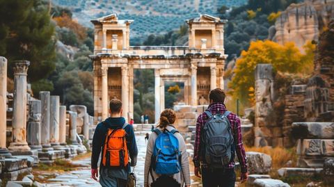 Athens Acropolis Hikes: Walking Routes & Ancient Landmarks