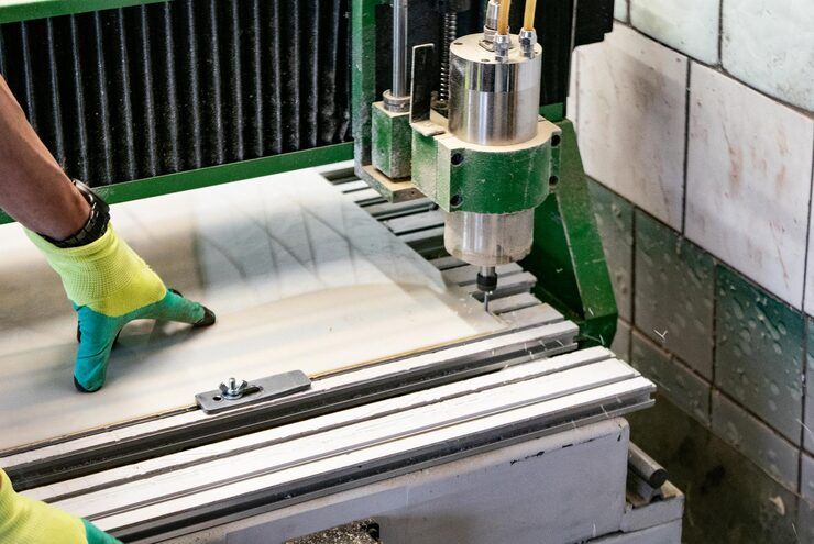 Plastic Cutting Machines Overview: Technologies, Materials, and Applications